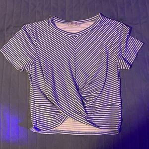 brand teenbell, size small, color striped white and blue